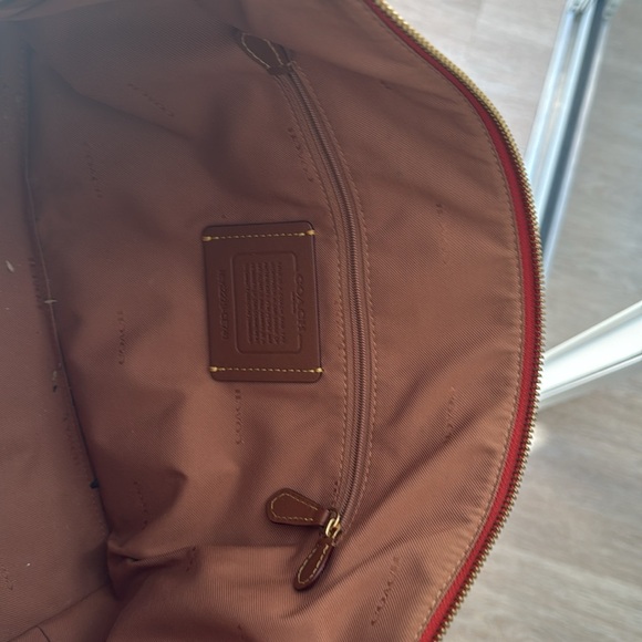 Red Coach purse - Picture 4 of 4